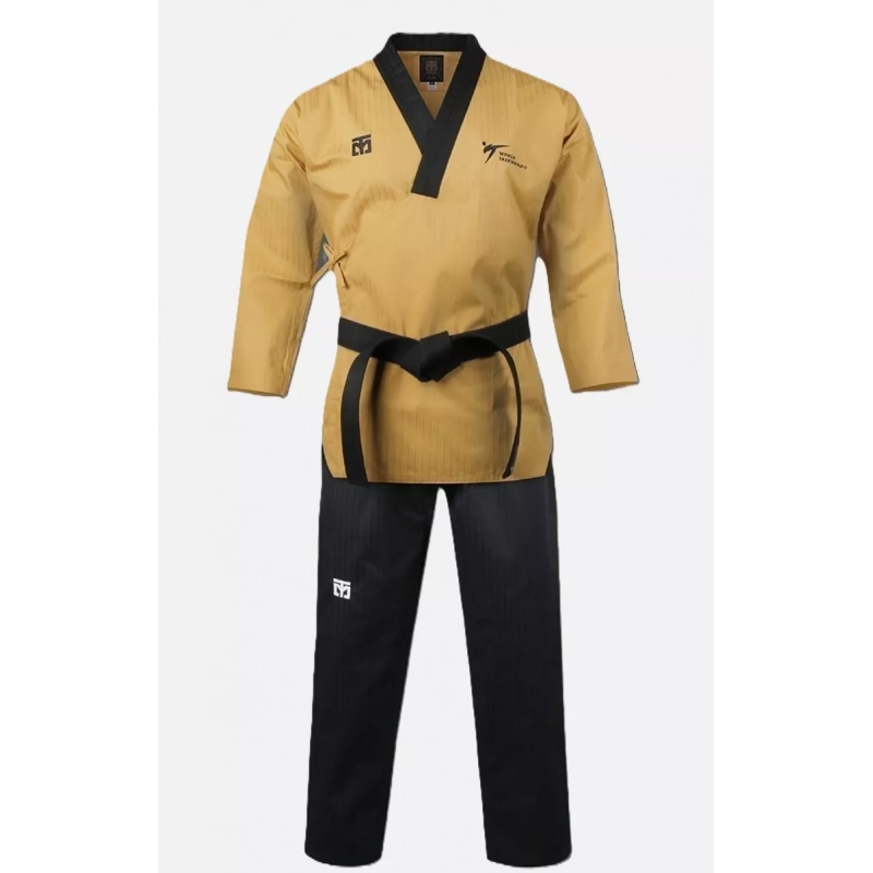 Dobok Poomsae TAEBAEK MASTER complet, haut or et pantalon noir.