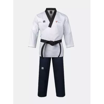 Dobok Poomsae TAEBAEK homme complet, haut blanc et pantalon bleu foncé.