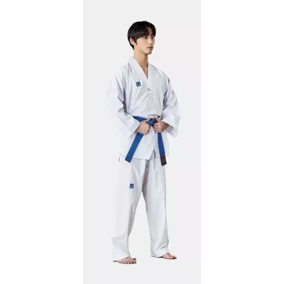 Vue de face du Dobok Taekwondo MOOTO EXTERA 3 homme.