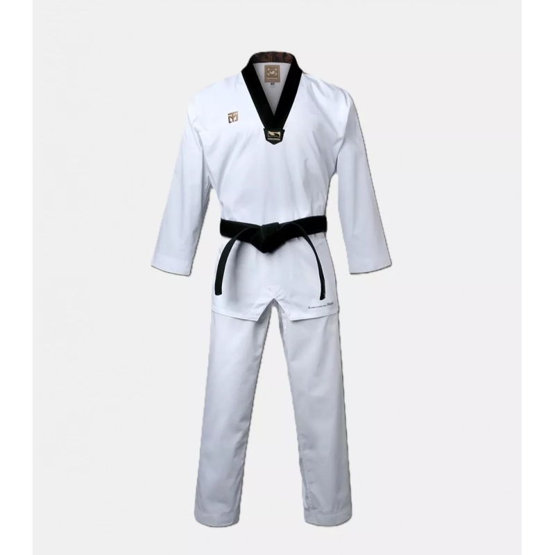 Dobok Taekwondo MOOTO PRIDE III complet, haut et pantalon blancs.