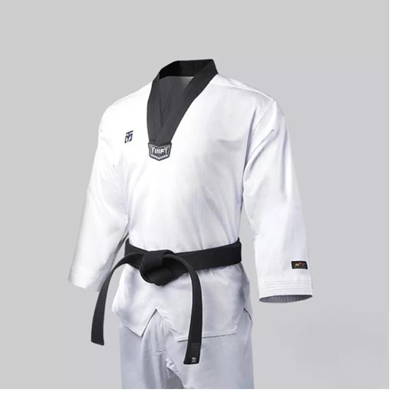 Dobok de Taekwondo MOOTO 3F, haut blanc avec col noir.