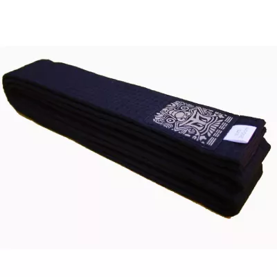 Détail de la ceinture noire de Taekwondo MOOTO GUARDIAN.