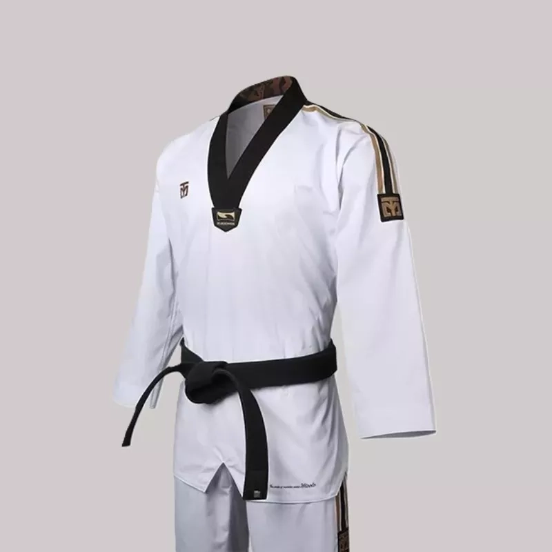 Dobok de Taekwondo MOOTO PRIDE III, haut blanc avec col noir.