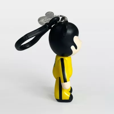 Bearbrick Porte-clé MOOTO Bear BRUCE LEE de profil